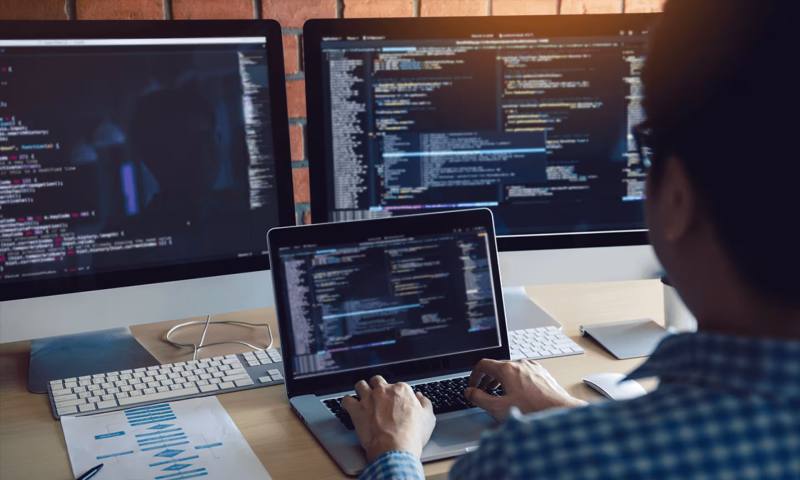 数据科学选型:R与Python如何赋能怀远县网站建设?
